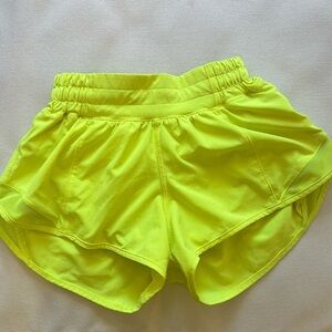 Hottie Hot Lululemon 2.5 low rise size 0 shorts